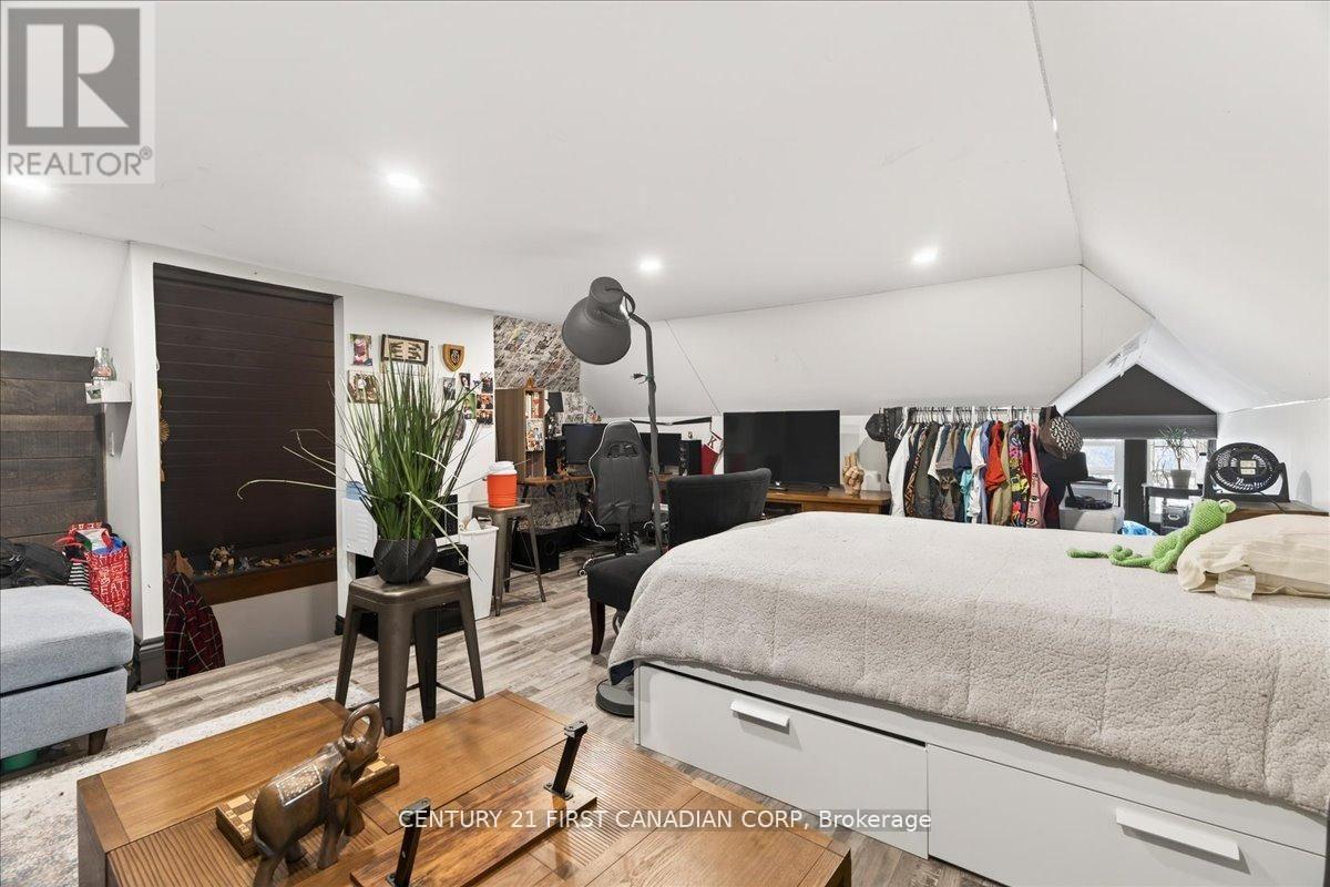 18 Colborne Street, Strathroy-Caradoc, Ontario  N7G 2L9 - Photo 35 - X12935588