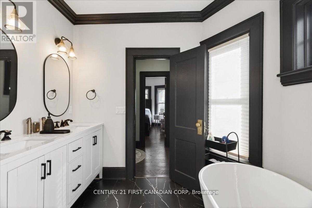 18 Colborne Street, Strathroy-Caradoc, Ontario  N7G 2L9 - Photo 29 - X12935588