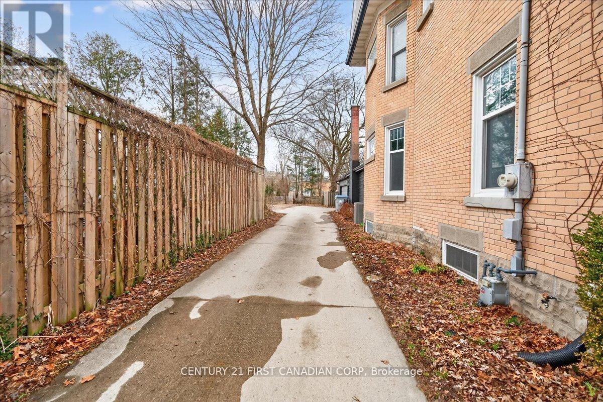 18 Colborne Street, Strathroy-Caradoc, Ontario  N7G 2L9 - Photo 41 - X12935588