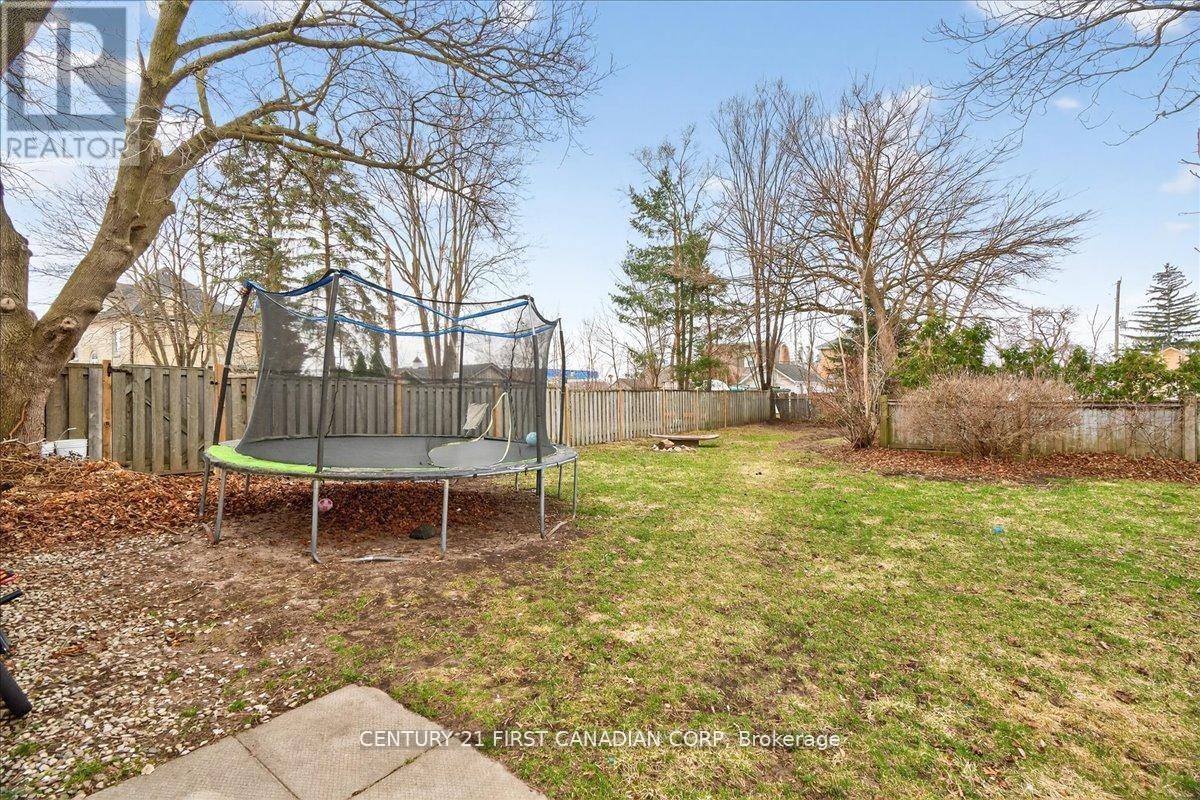 18 Colborne Street, Strathroy-Caradoc, Ontario  N7G 2L9 - Photo 39 - X12935588