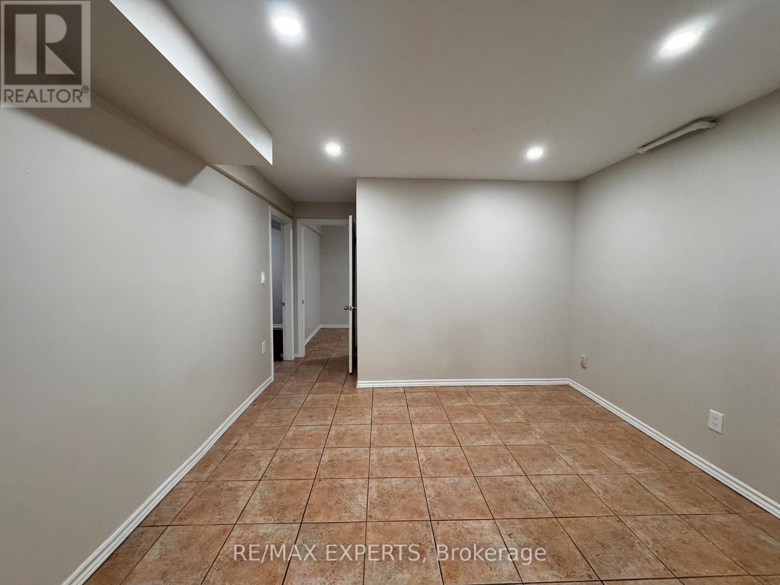 93 Tall Grass Trail, Vaughan, Ontario  L4L 3J3 - Photo 10 - N12935960