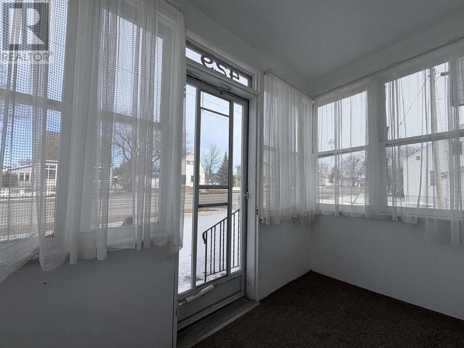 429 Second St E, Fort Frances, Ontario  P9A 1N2 - Photo 3 - TB2600409