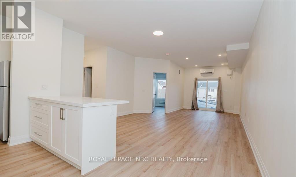 103b - 103 Southworth Street N, Welland, Ontario  L3B 1Y7 - Photo 3 - X12932790