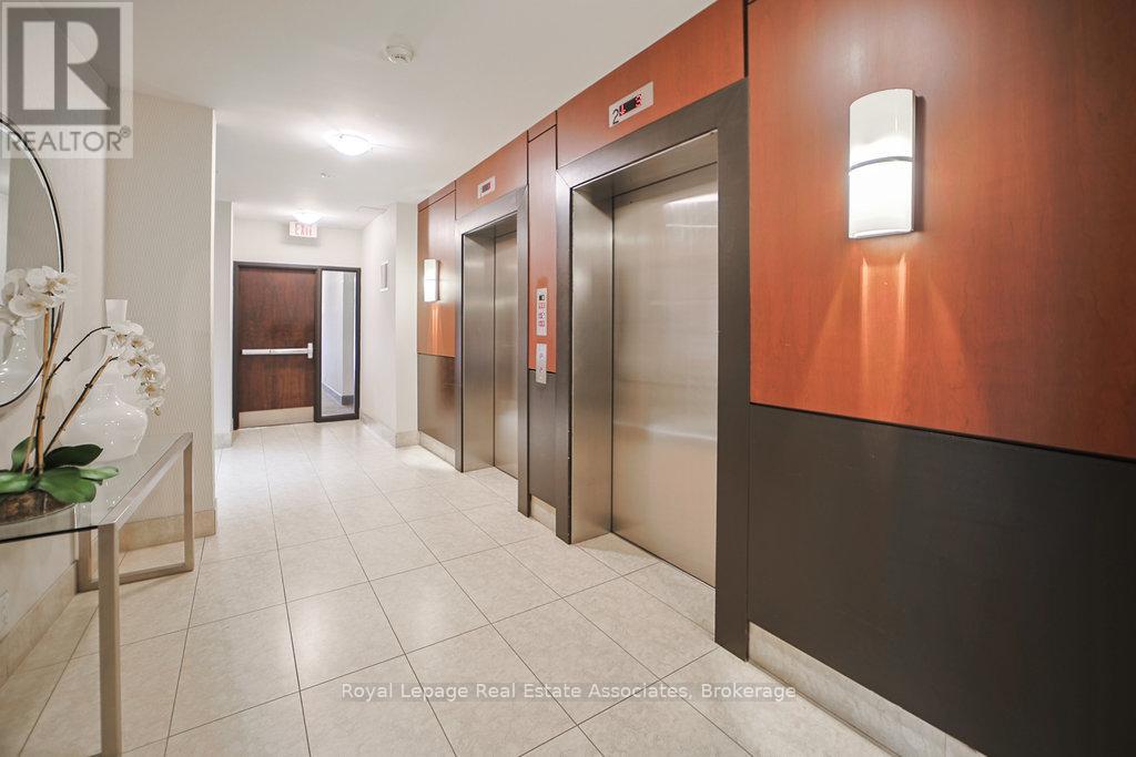 107 - 80 Port Street E, Mississauga, Ontario  L5G 4V6 - Photo 3 - W12801552