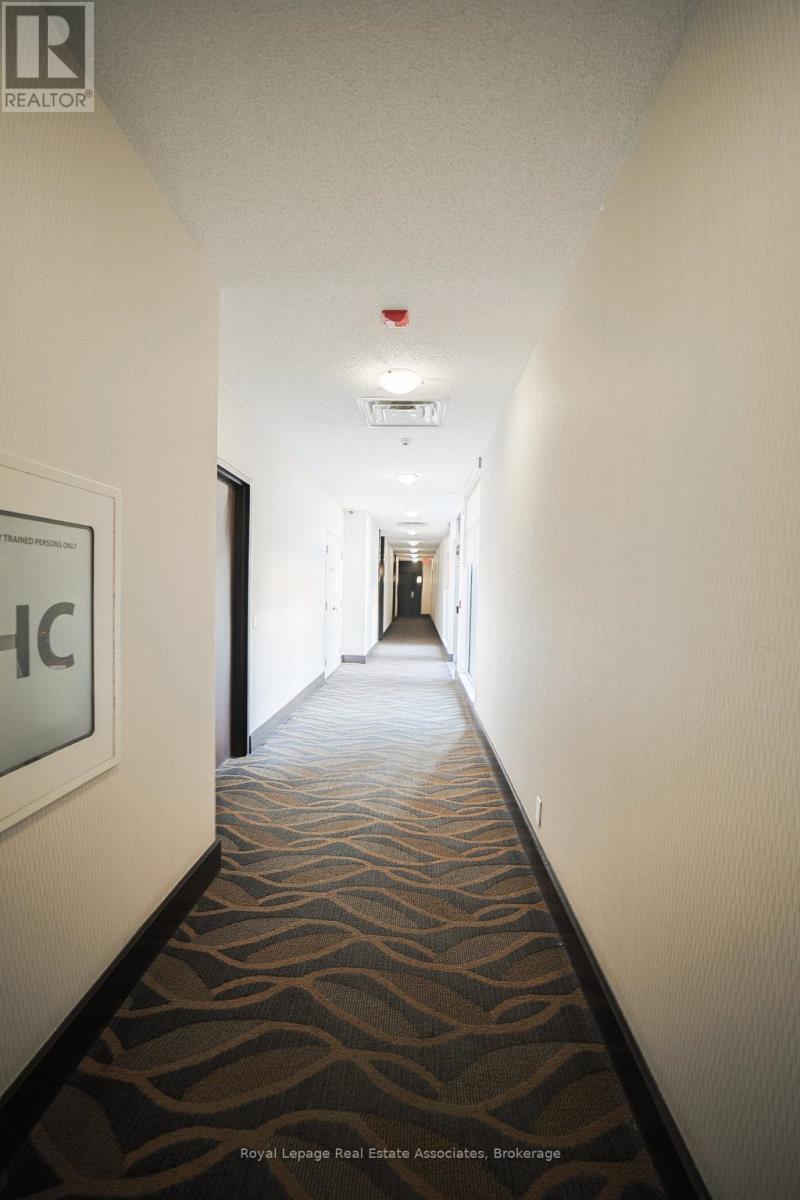 107 - 80 Port Street E, Mississauga, Ontario  L5G 4V6 - Photo 4 - W12801552