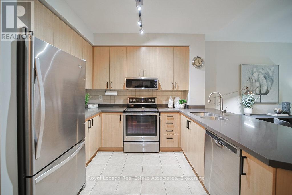 107 - 80 Port Street E, Mississauga, Ontario  L5G 4V6 - Photo 7 - W12801552