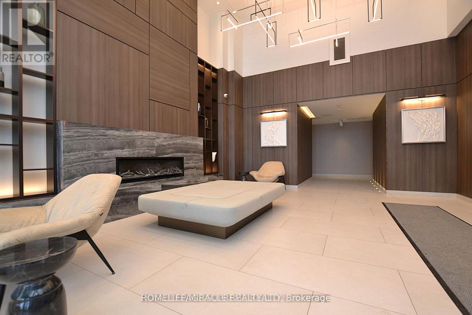 1210 - 1035 Southdown Road, Mississauga, Ontario  L5J 0A2 - Photo 5 - W12870670