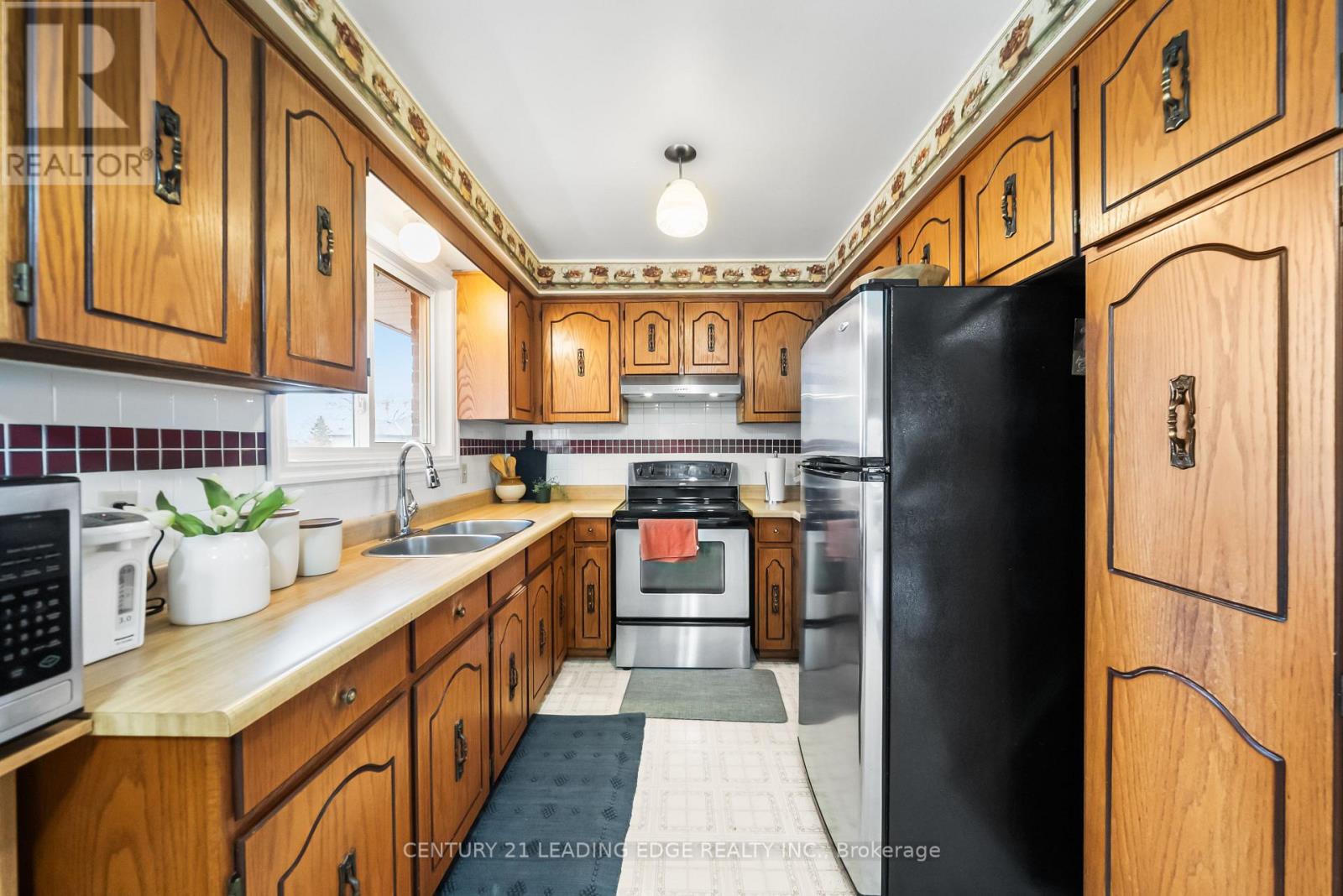 1050 Alexandra Avenue, Mississauga, Ontario  L5E 1Z8 - Photo 15 - W12930872