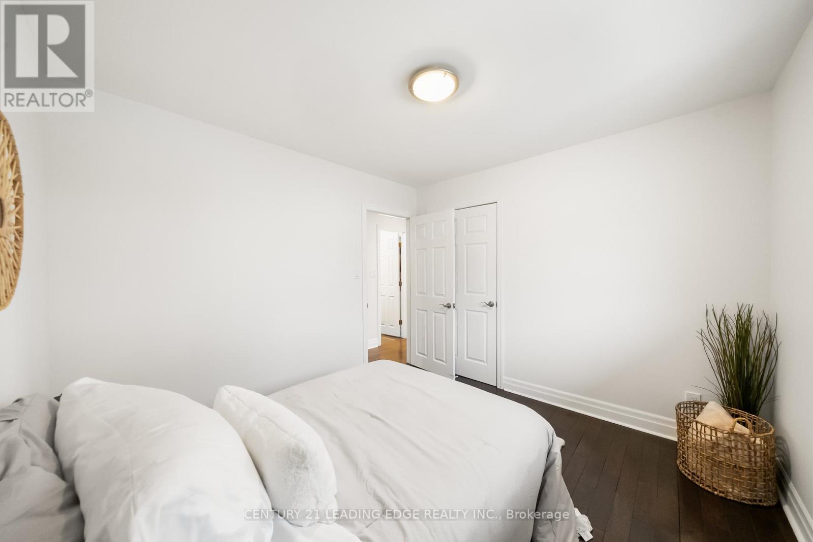 1050 Alexandra Avenue, Mississauga, Ontario  L5E 1Z8 - Photo 19 - W12930872