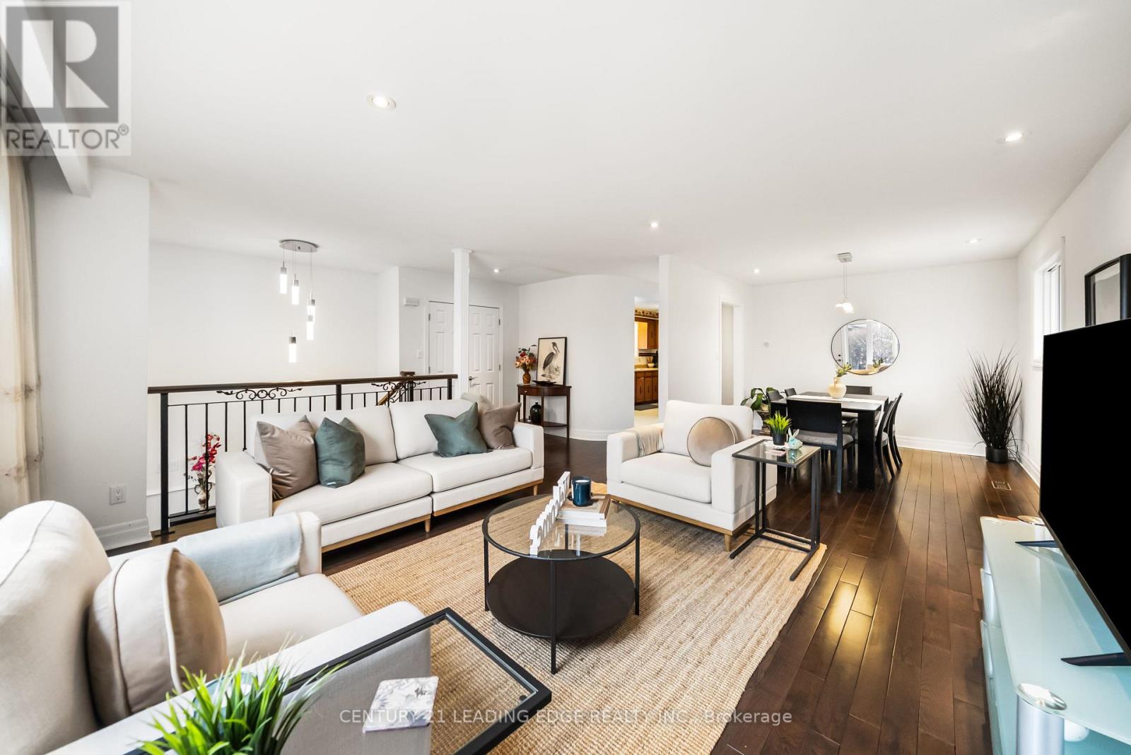 1050 Alexandra Avenue, Mississauga, Ontario  L5E 1Z8 - Photo 8 - W12930872