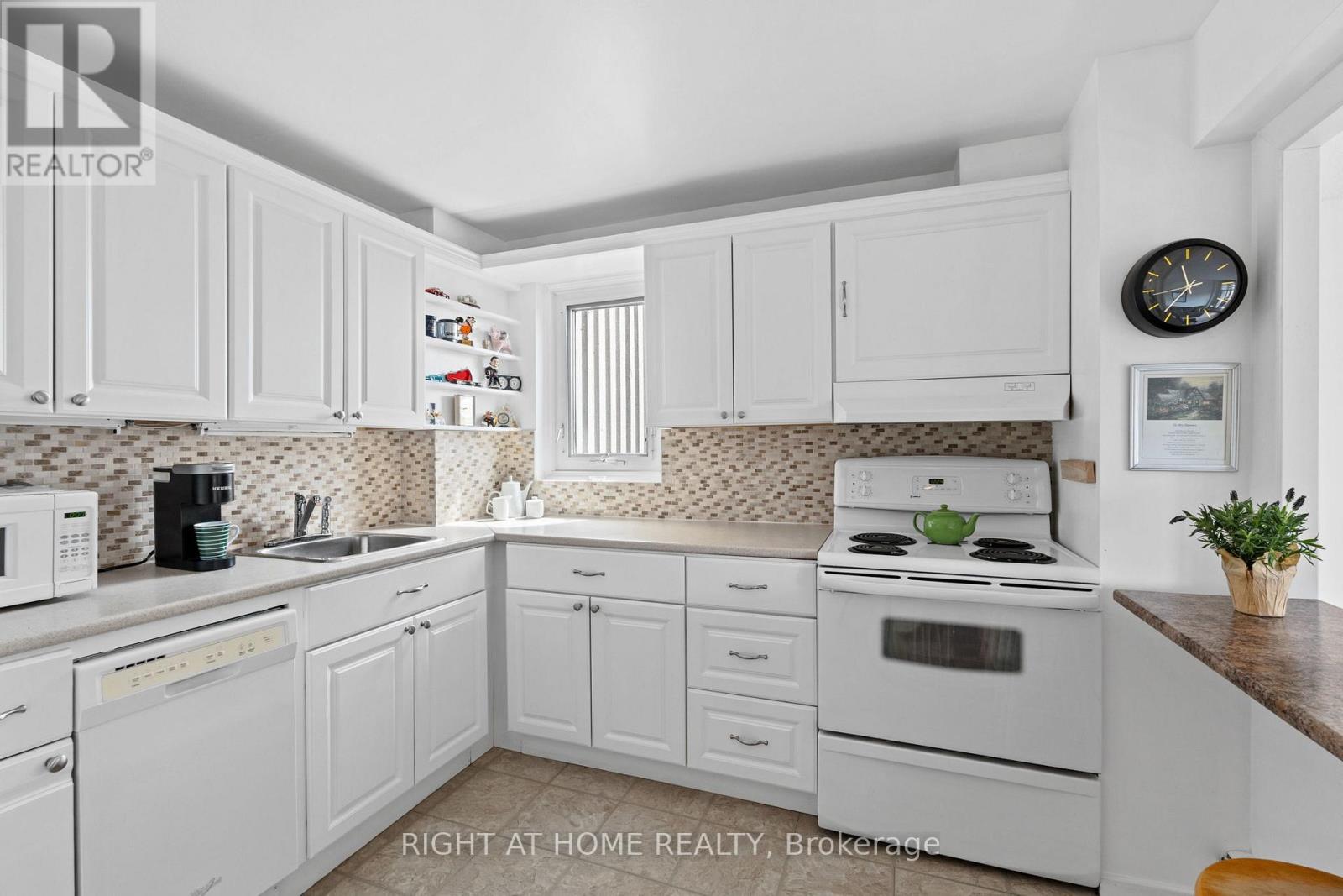 906 - 1171 Ambleside Drive, Ottawa, Ontario  K2B 8E1 - Photo 15 - X12702192