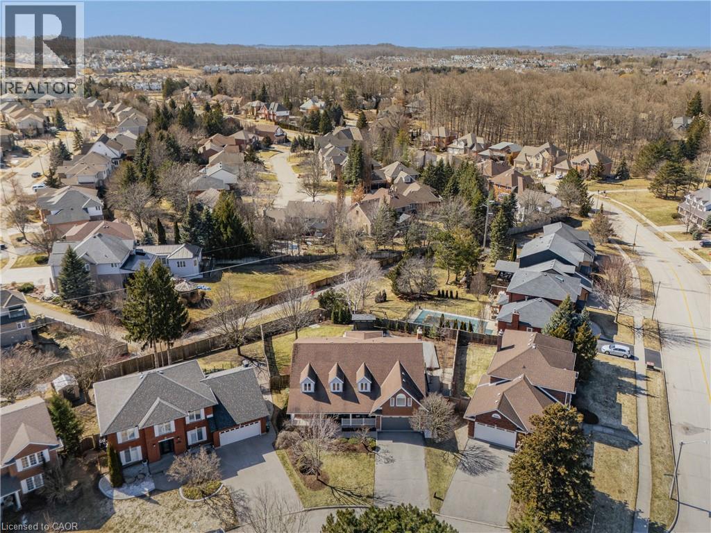 553 Sandbrooke Court, Waterloo, Ontario  N2T 2H4 - Photo 4 - 40815842