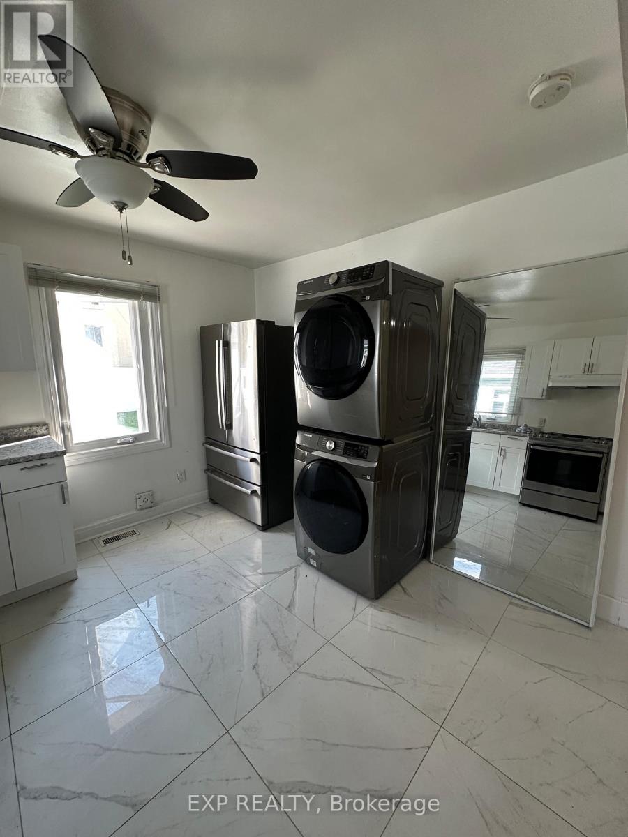 Main - 304 Frontenac Avenue S, Ottawa, Ontario  K1L 6K9 - Photo 3 - X12889666