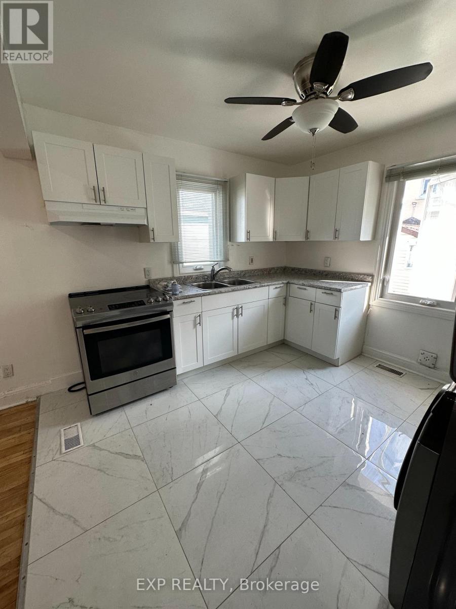 Main - 304 Frontenac Avenue S, Ottawa, Ontario  K1L 6K9 - Photo 4 - X12889666