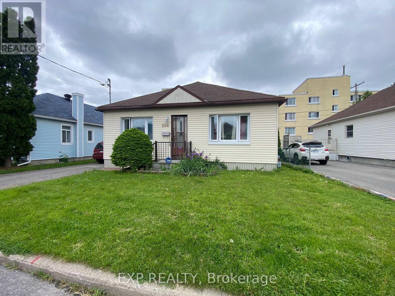 MAIN - 304 FRONTENAC AVENUE S, Ottawa, Ontario
