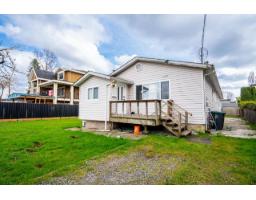 <div class="price">$1,088,800</div> 12490 114 Avenue, Surrey<br><div style="margin-bottom:8px;"><small>Century 21 Coastal Realty Ltd.</small></div><div class='bed_bath'>4 Bed | 2 Bath</div>