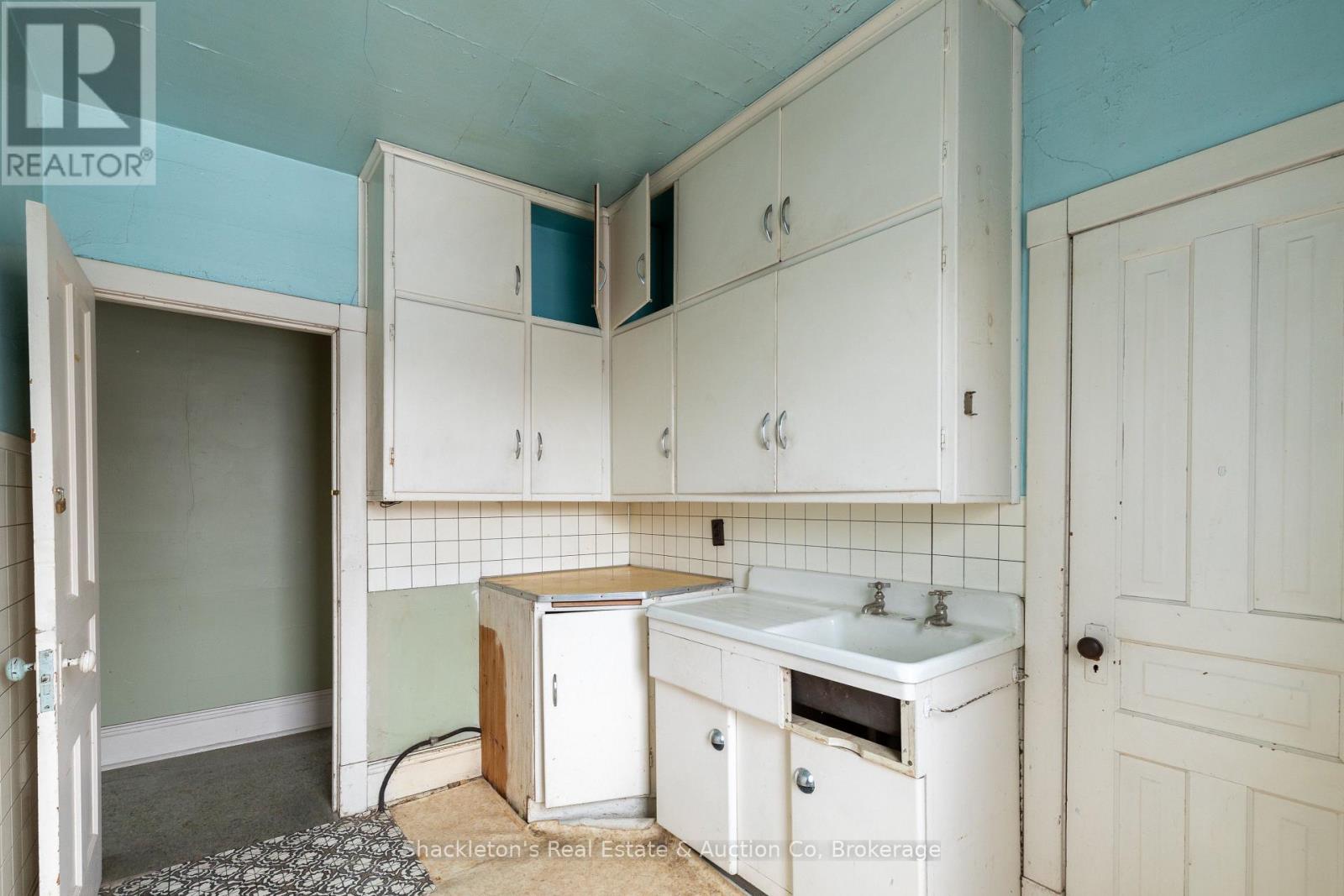 432 Erie Street, Stratford, Ontario  N5A 2N5 - Photo 13 - X12736472