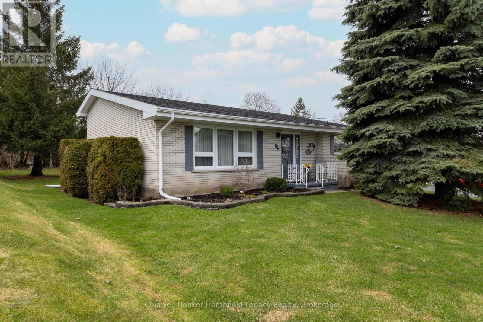 94 William Street N, St. Marys, Ontario  N4X 1B8 - Photo 2 - X12771056