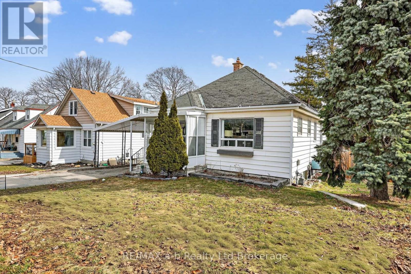 27 FYFE AVENUE, Woodstock, Ontario