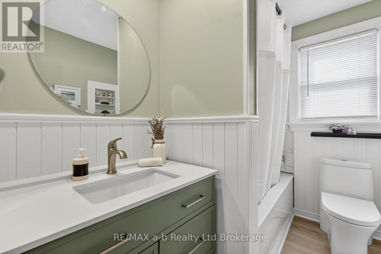 27 Fyfe Avenue, Woodstock, Ontario  N4S 3S5 - Photo 14 - X12923762