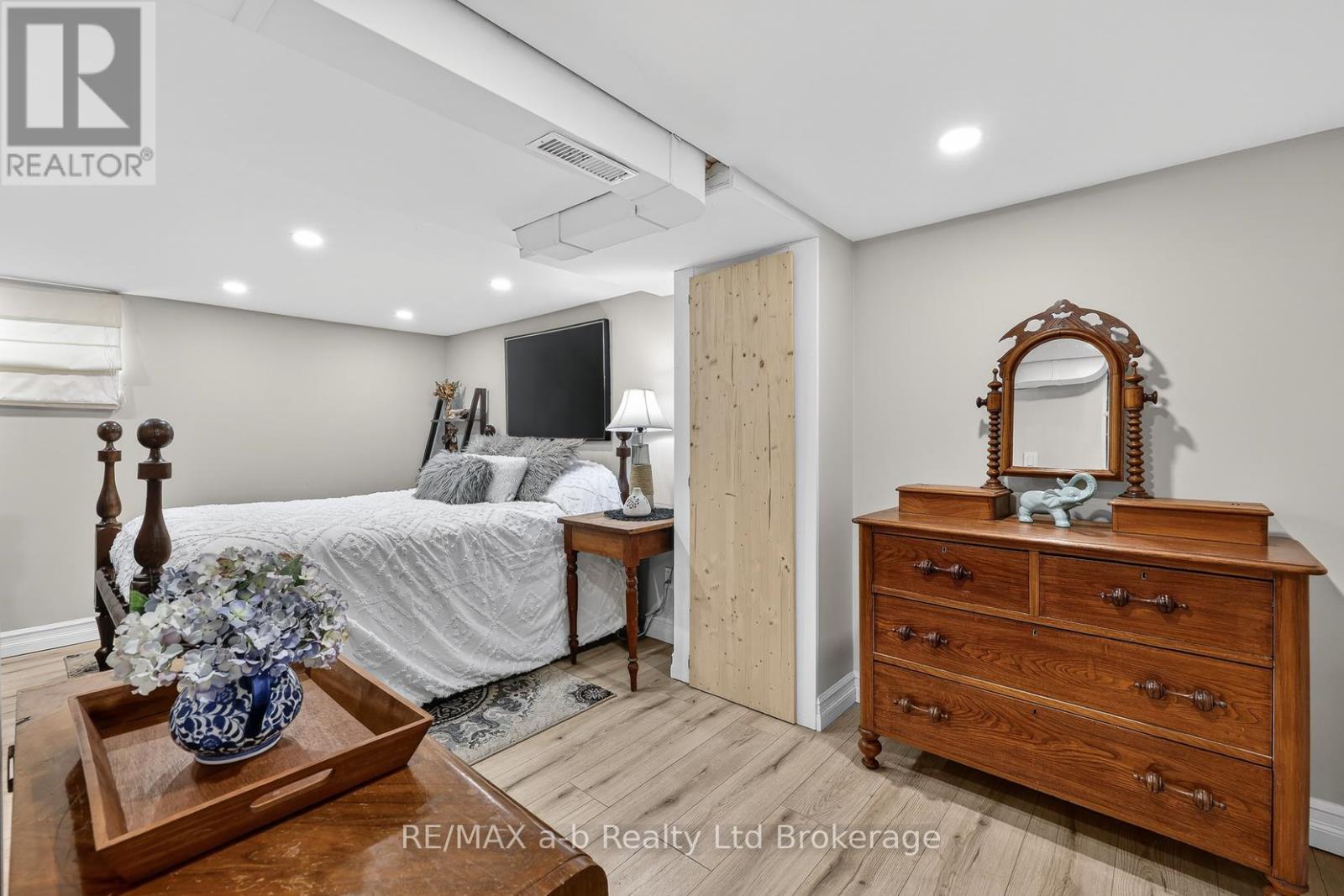 27 Fyfe Avenue, Woodstock, Ontario  N4S 3S5 - Photo 21 - X12923762