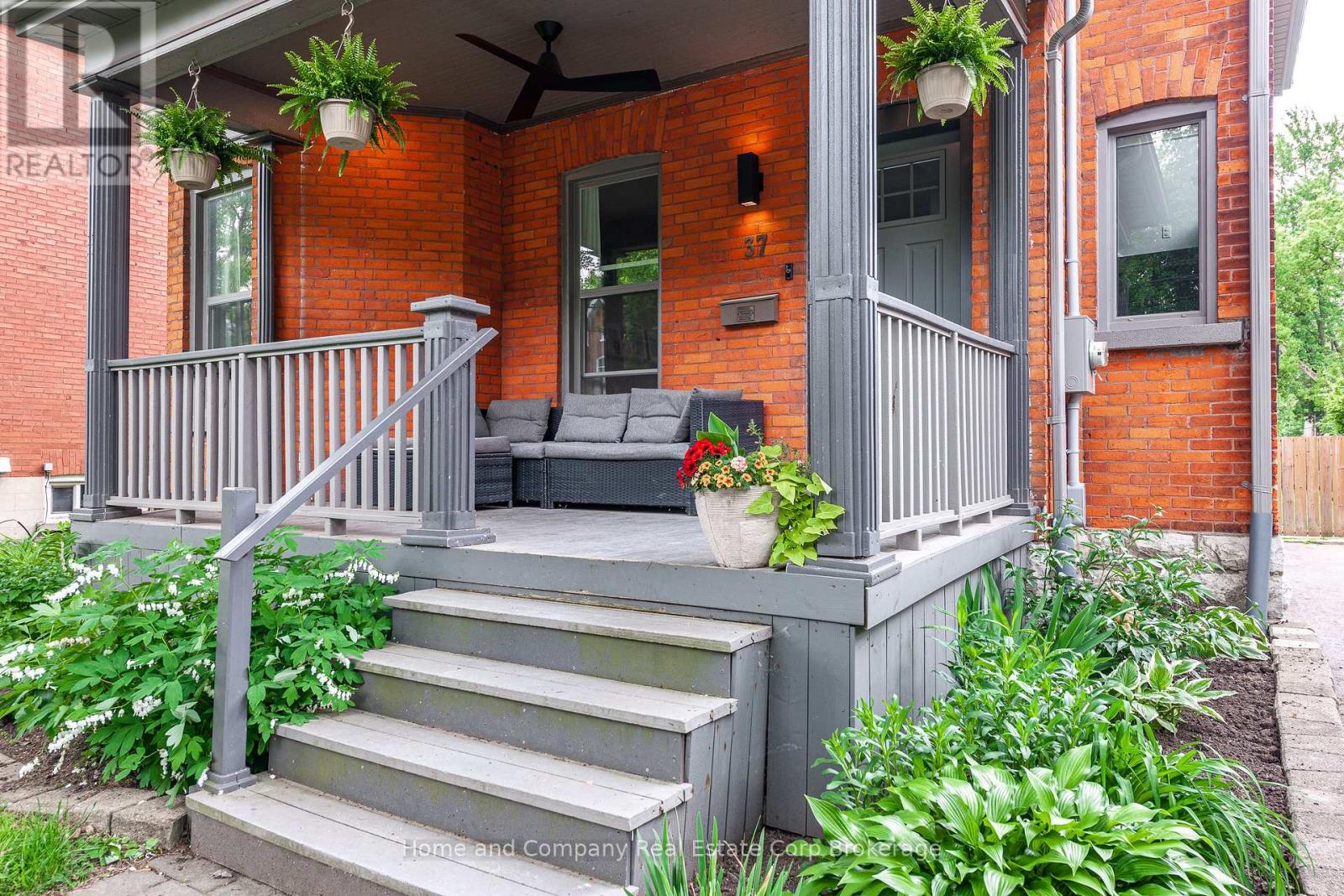 37 West Gore Street, Stratford, Ontario  N5A 1J9 - Photo 3 - X12801136