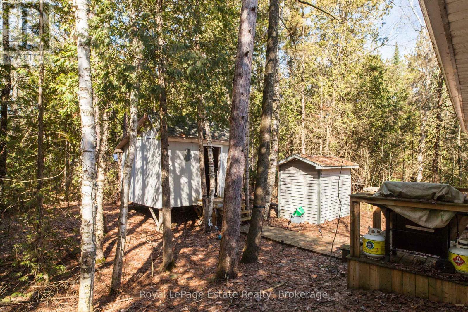 49 Thompson Avenue, Native Leased Lands, Ontario  N0H 2G0 - Photo 25 - X12933980