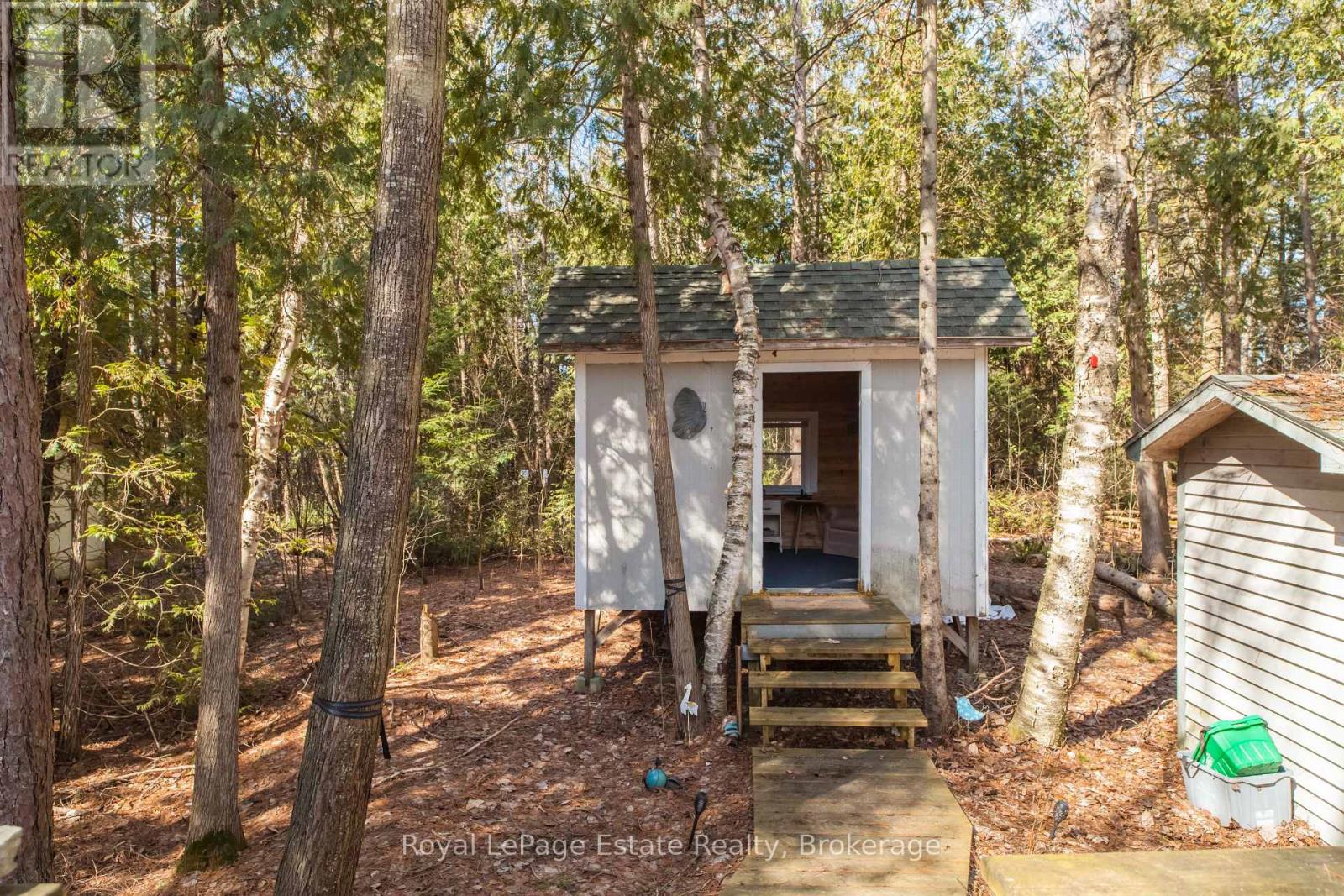 49 Thompson Avenue, Native Leased Lands, Ontario  N0H 2G0 - Photo 27 - X12933980
