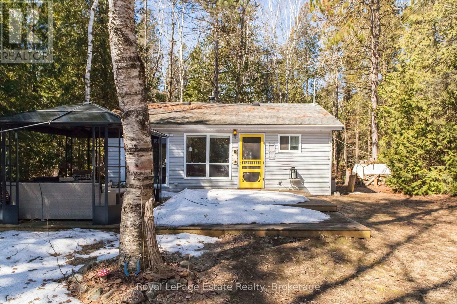49 Thompson Avenue, Native Leased Lands, Ontario  N0H 2G0 - Photo 8 - X12933980