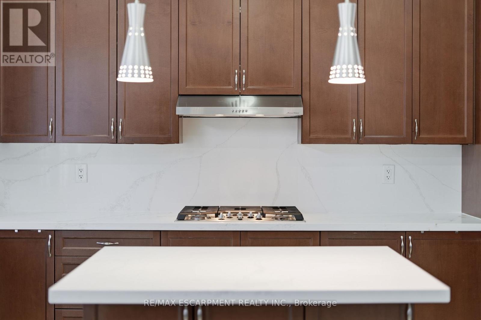 3071 Jenn Avenue, Burlington, Ontario  L7M 0C7 - Photo 12 - W12824676