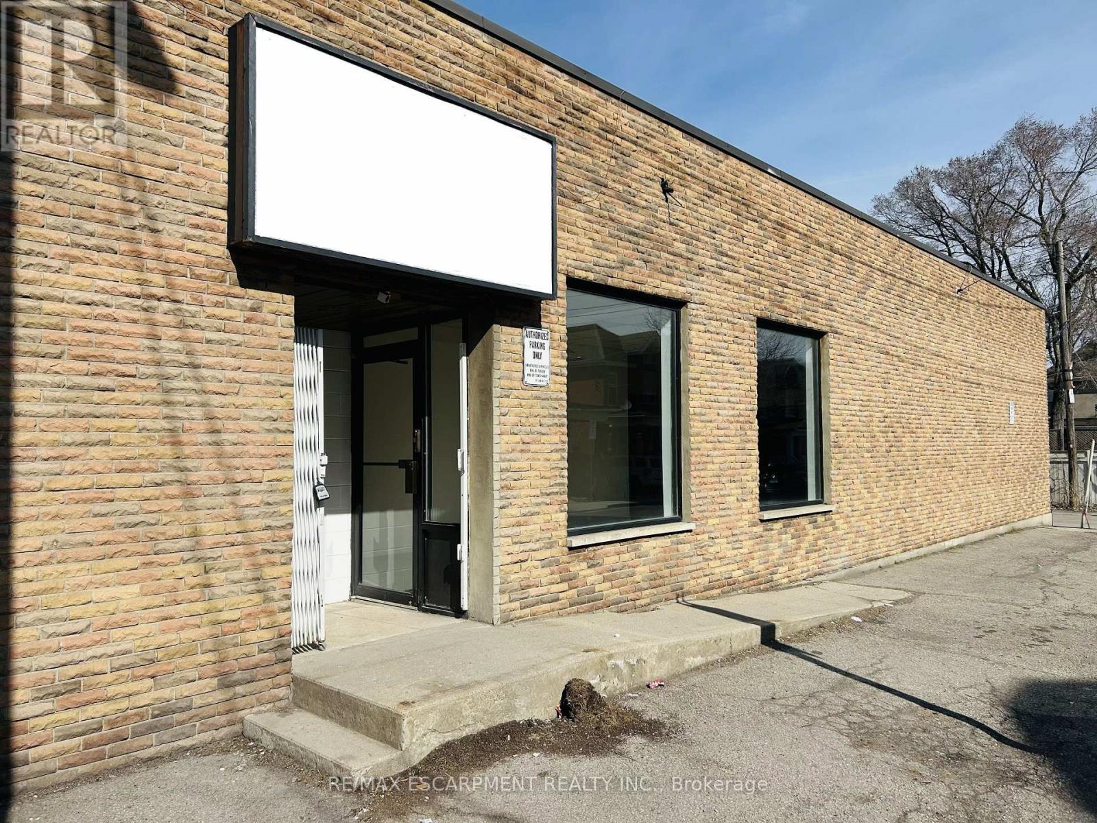 707 BARTON STREET E, Hamilton, Ontario