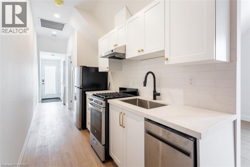 113 Catharine Street N Unit# 3, Hamilton, Ontario  L8R 1J5 - Photo 3 - 40816192