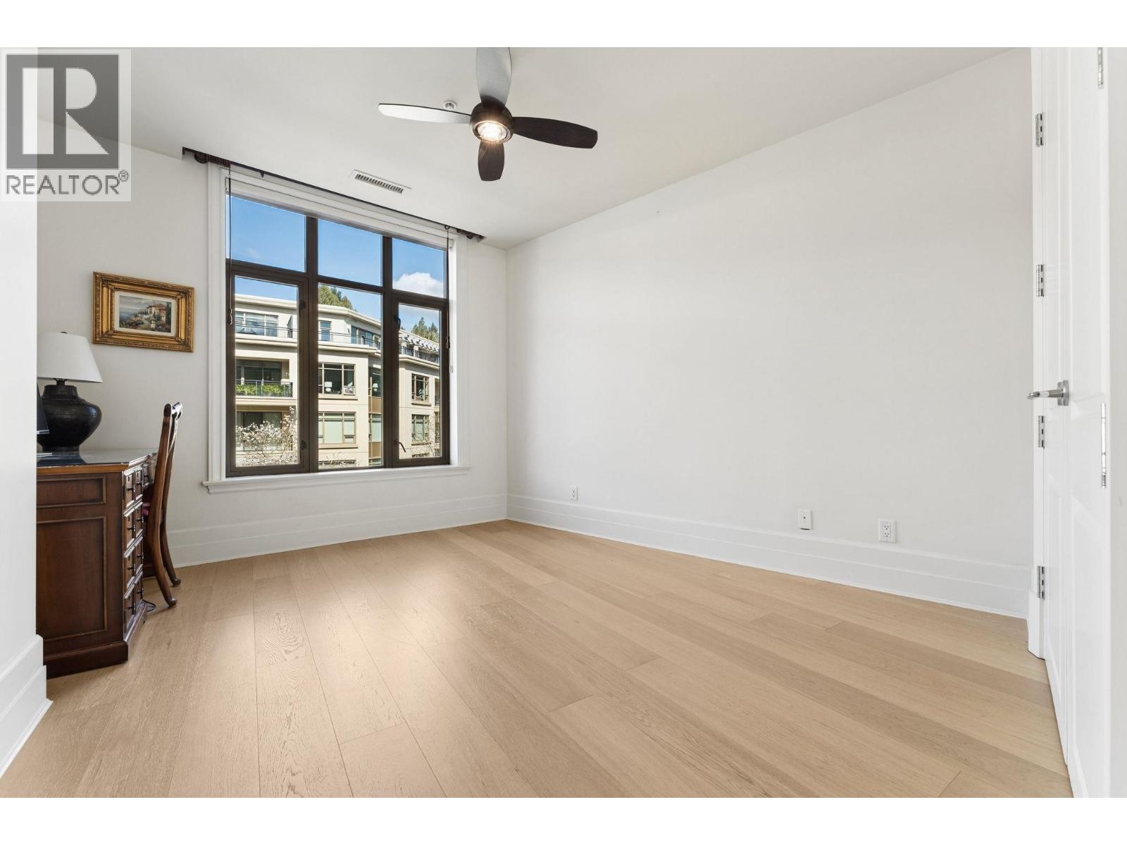 300 568 Waters Edge Crescent, West Vancouver, British Columbia  V7T 0A2 - Photo 18 - R3104648