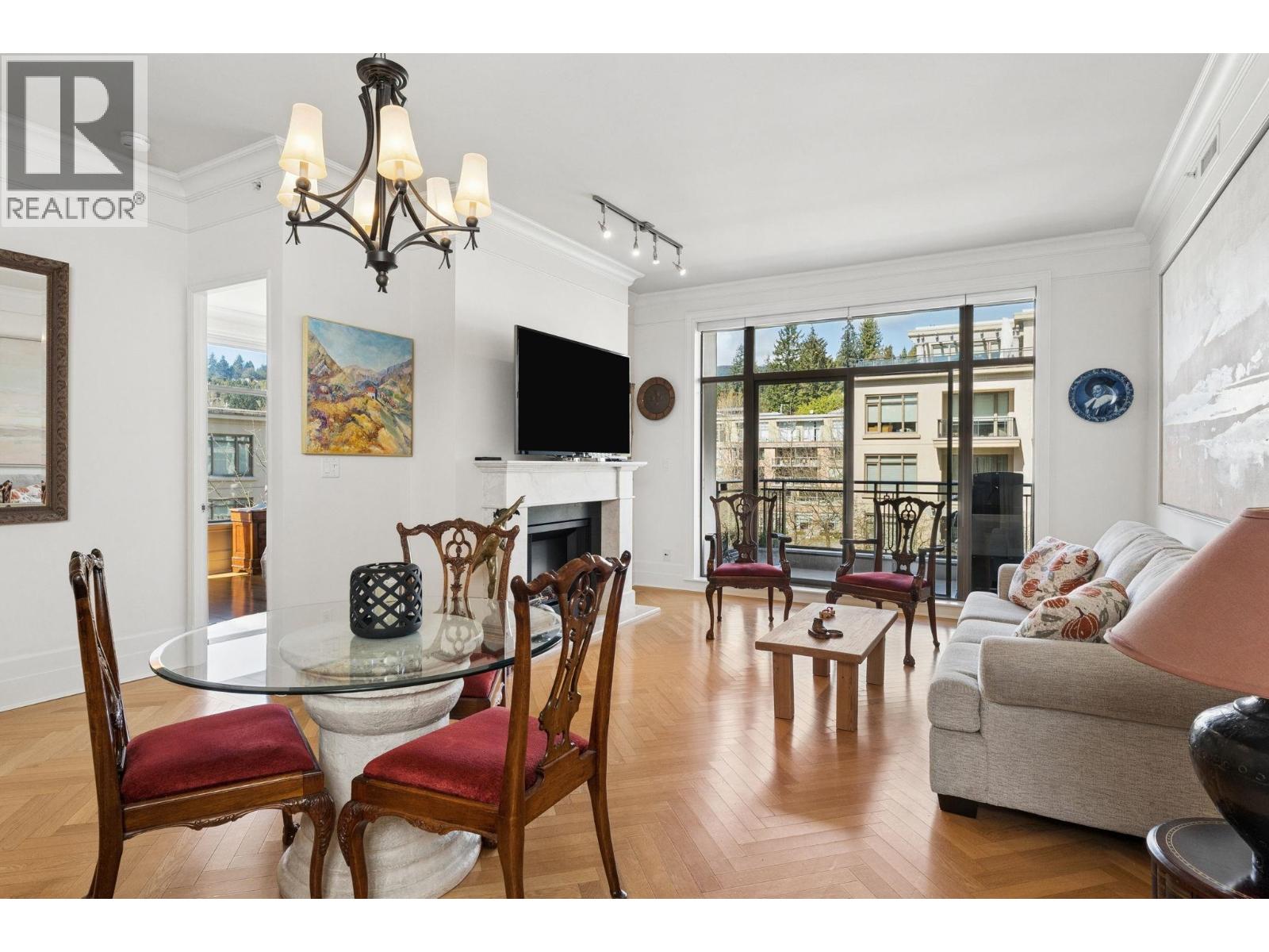 300 568 Waters Edge Crescent, West Vancouver, British Columbia  V7T 0A2 - Photo 3 - R3104648