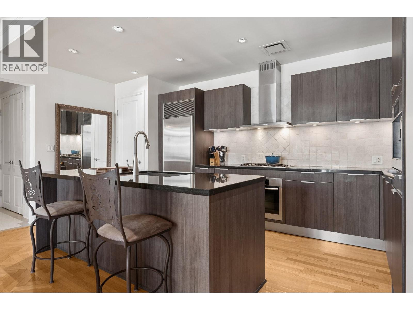 300 568 Waters Edge Crescent, West Vancouver, British Columbia  V7T 0A2 - Photo 9 - R3104648