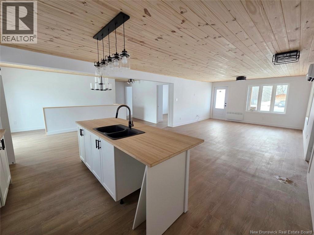 195 Principale Street, Sainte-Anne-De-Madawaska, New Brunswick  E7E 1B8 - Photo 2 - NB136046