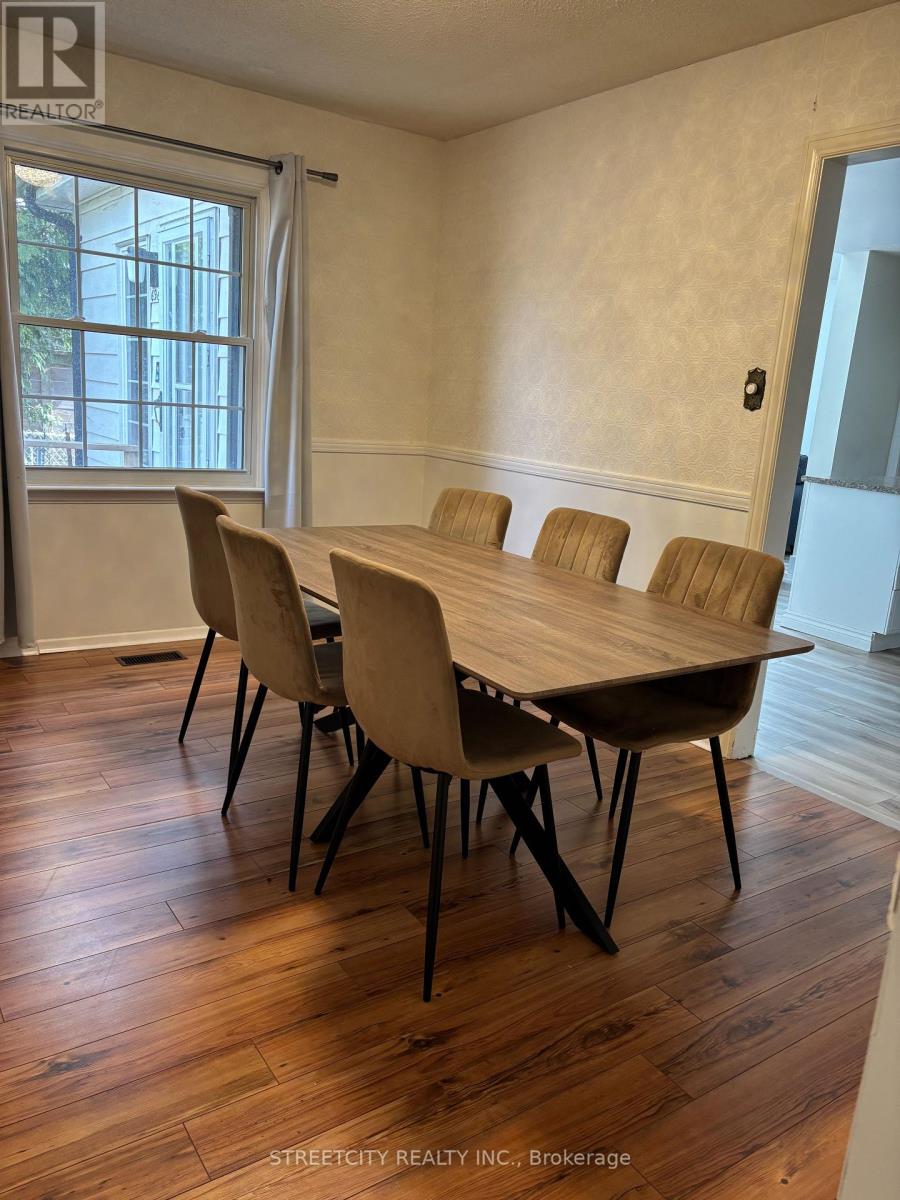 696 Village Green Avenue, London South, Ontario  N6K 1H1 - Photo 21 - X12935976