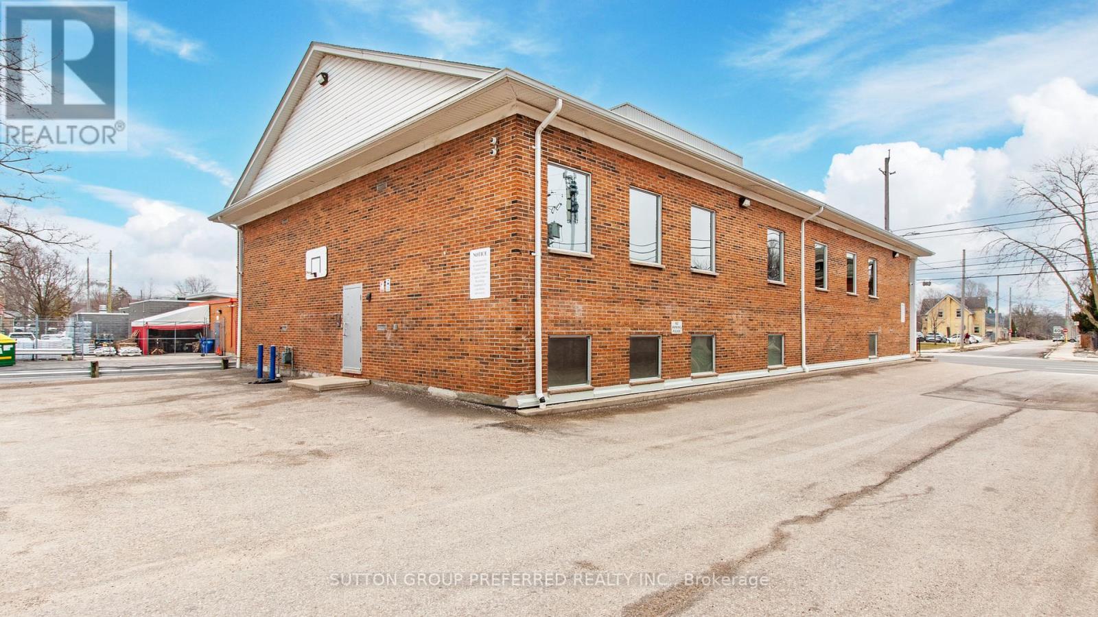 520 Hamilton Road, London East, Ontario  N5Z 1S4 - Photo 2 - X12935990