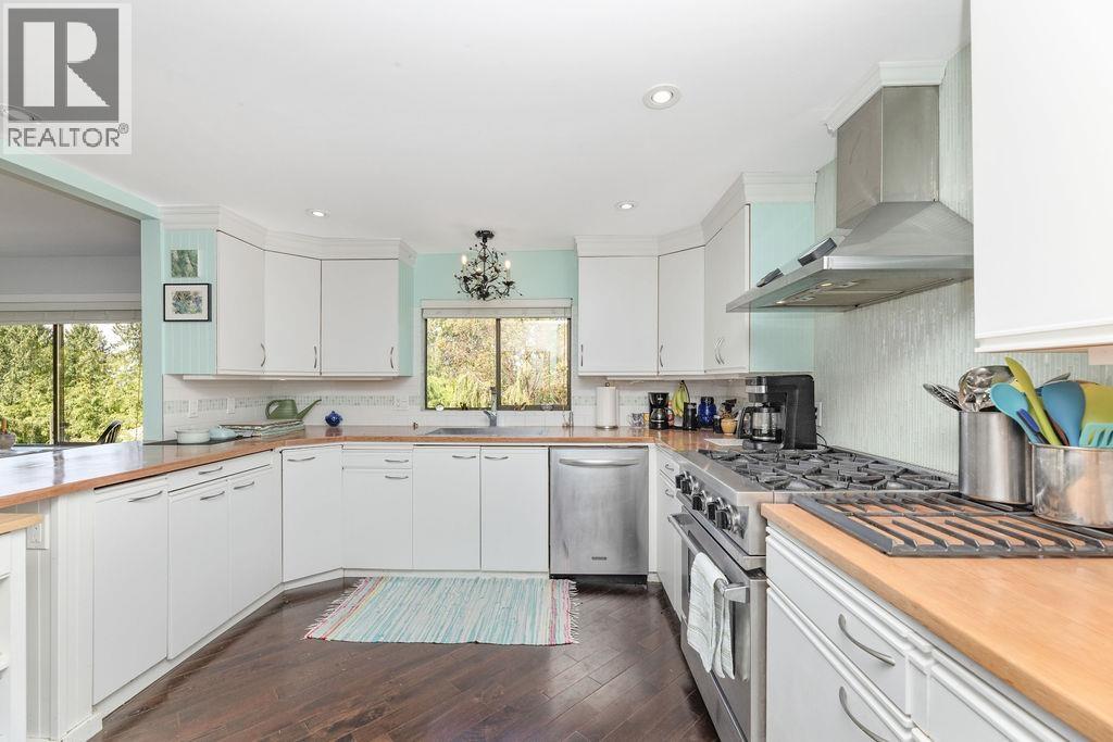 1419 Chaster Road, Gibsons, British Columbia  V0N 1V5 - Photo 13 - R3104650