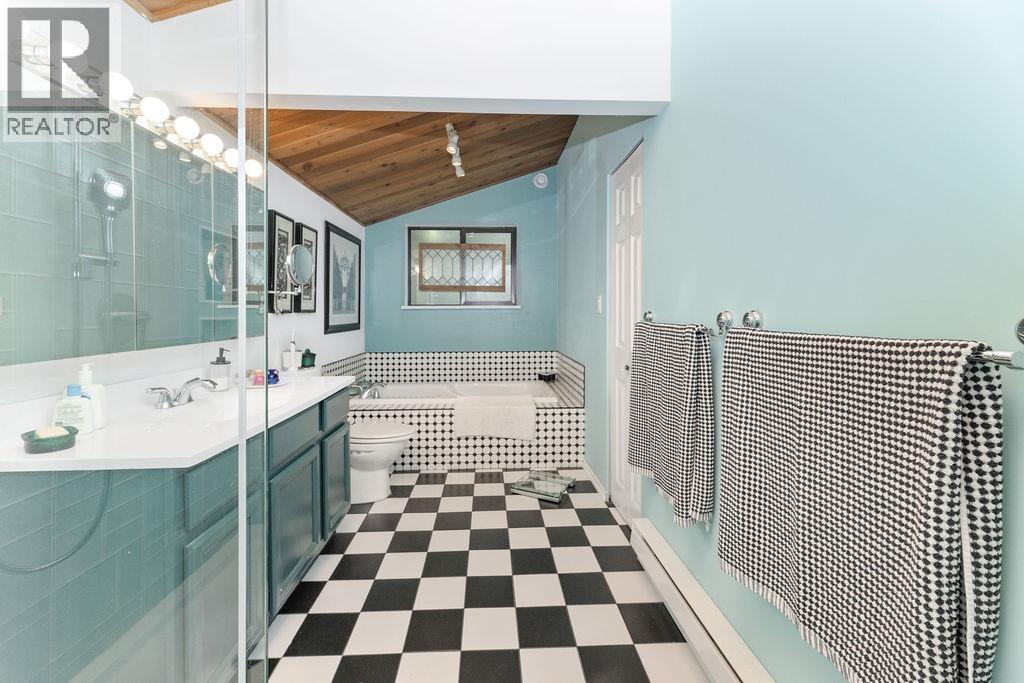 1419 Chaster Road, Gibsons, British Columbia  V0N 1V5 - Photo 19 - R3104650