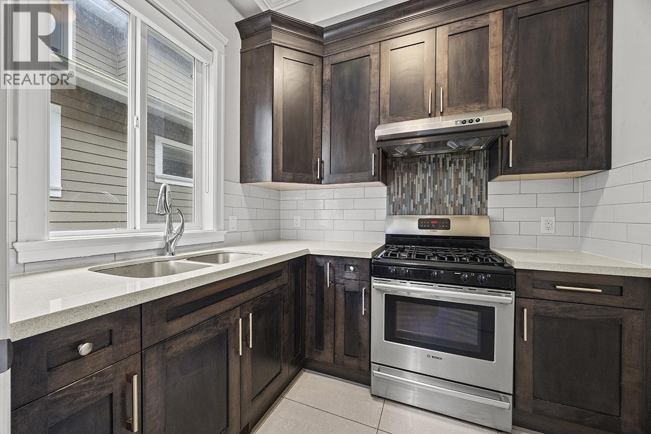 3483 Wales Avenue, Coquitlam, British Columbia  V3E 0K5 - Photo 9 - R3104660