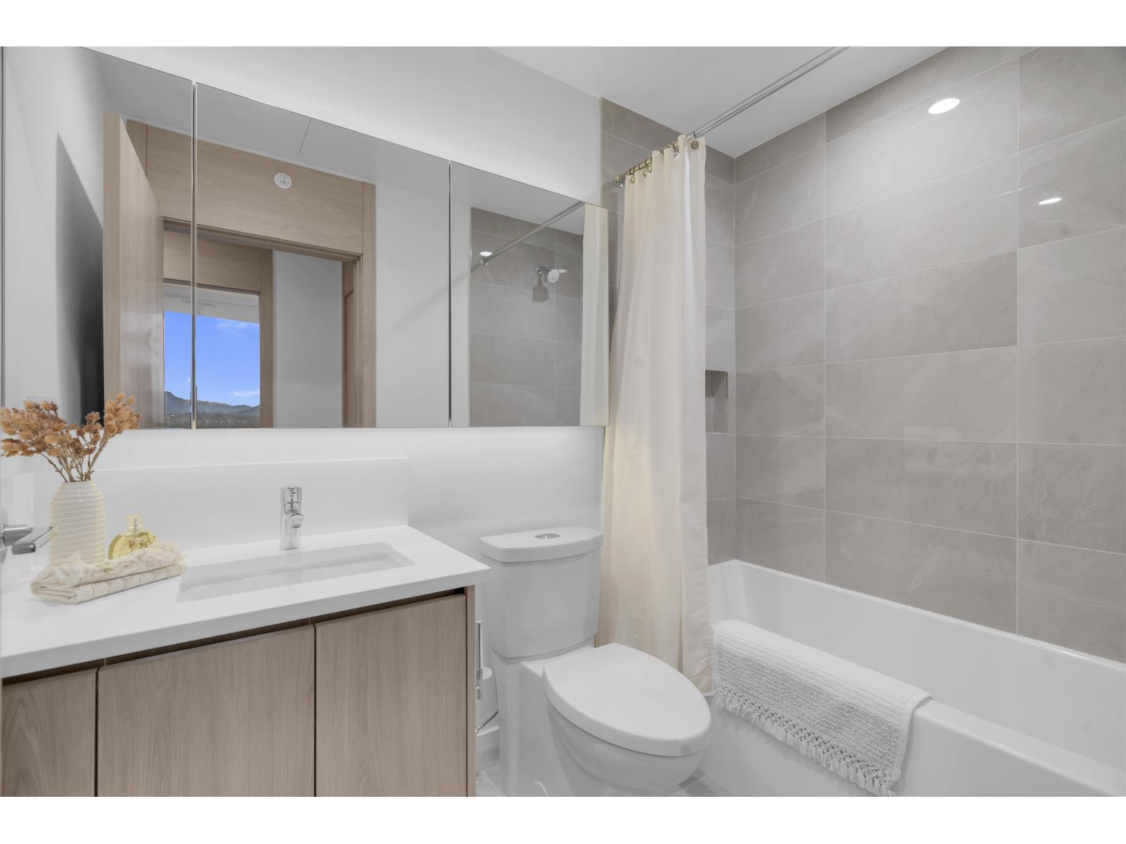 1501 10750 135a Street, Surrey, British Columbia  V3T 0V4 - Photo 10 - R3103787