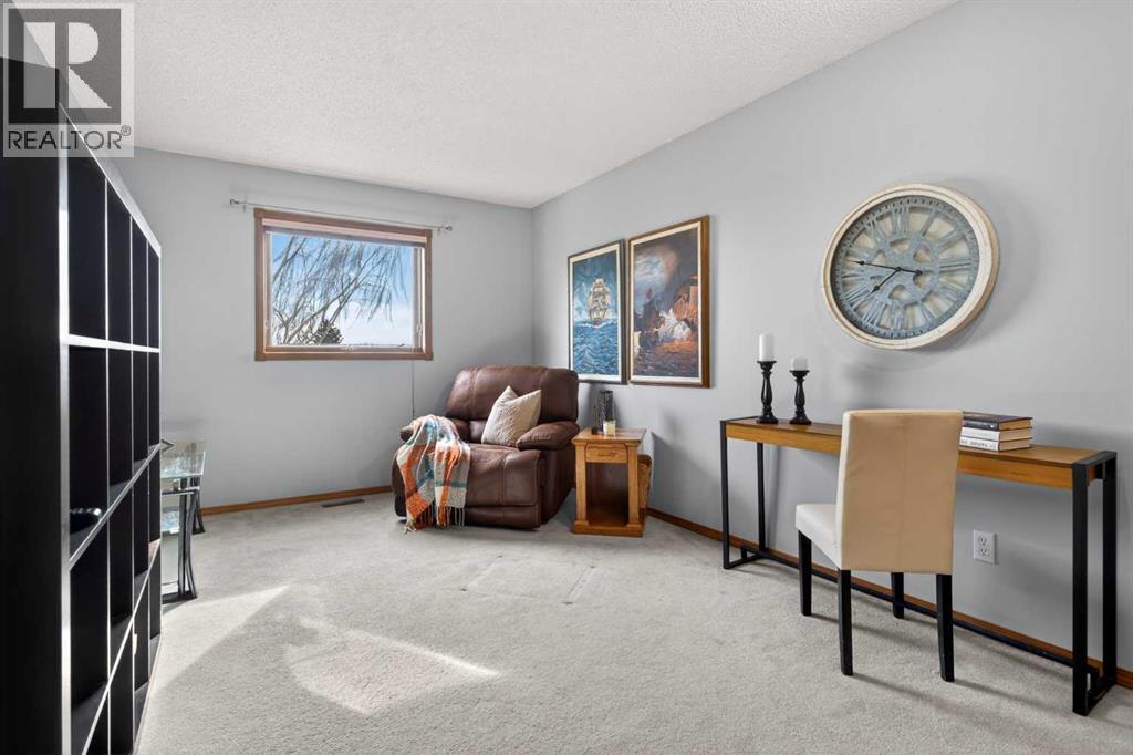 677 Hawkwood Boulevard NW, Calgary, Alberta  T3G 2V6 - Photo 22 - A2294392