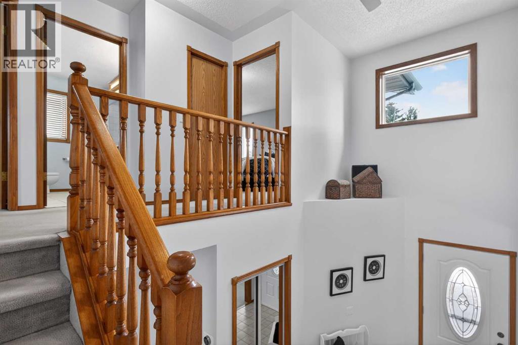 677 Hawkwood Boulevard NW, Calgary, Alberta  T3G 2V6 - Photo 16 - A2294392