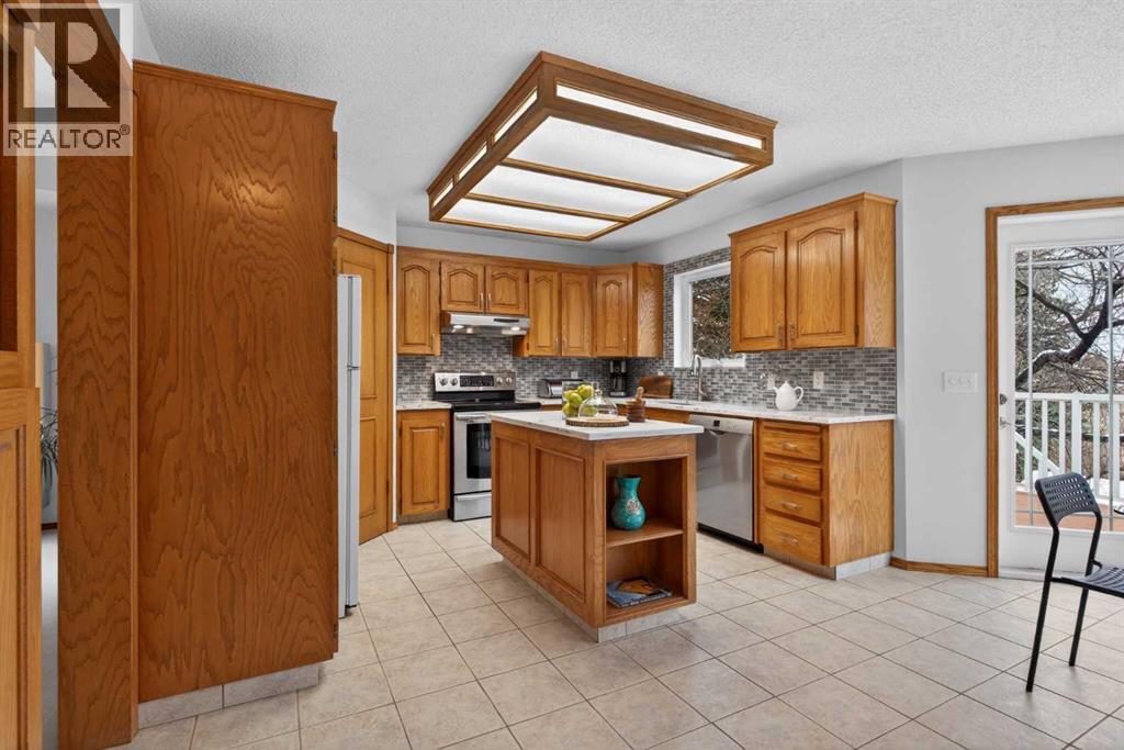 677 Hawkwood Boulevard NW, Calgary, Alberta  T3G 2V6 - Photo 8 - A2294392