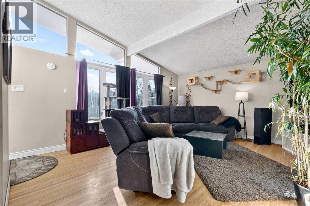 319 Whitney Crescent SE, Calgary, Alberta  T2J 1E7 - Photo 2 - A2297181