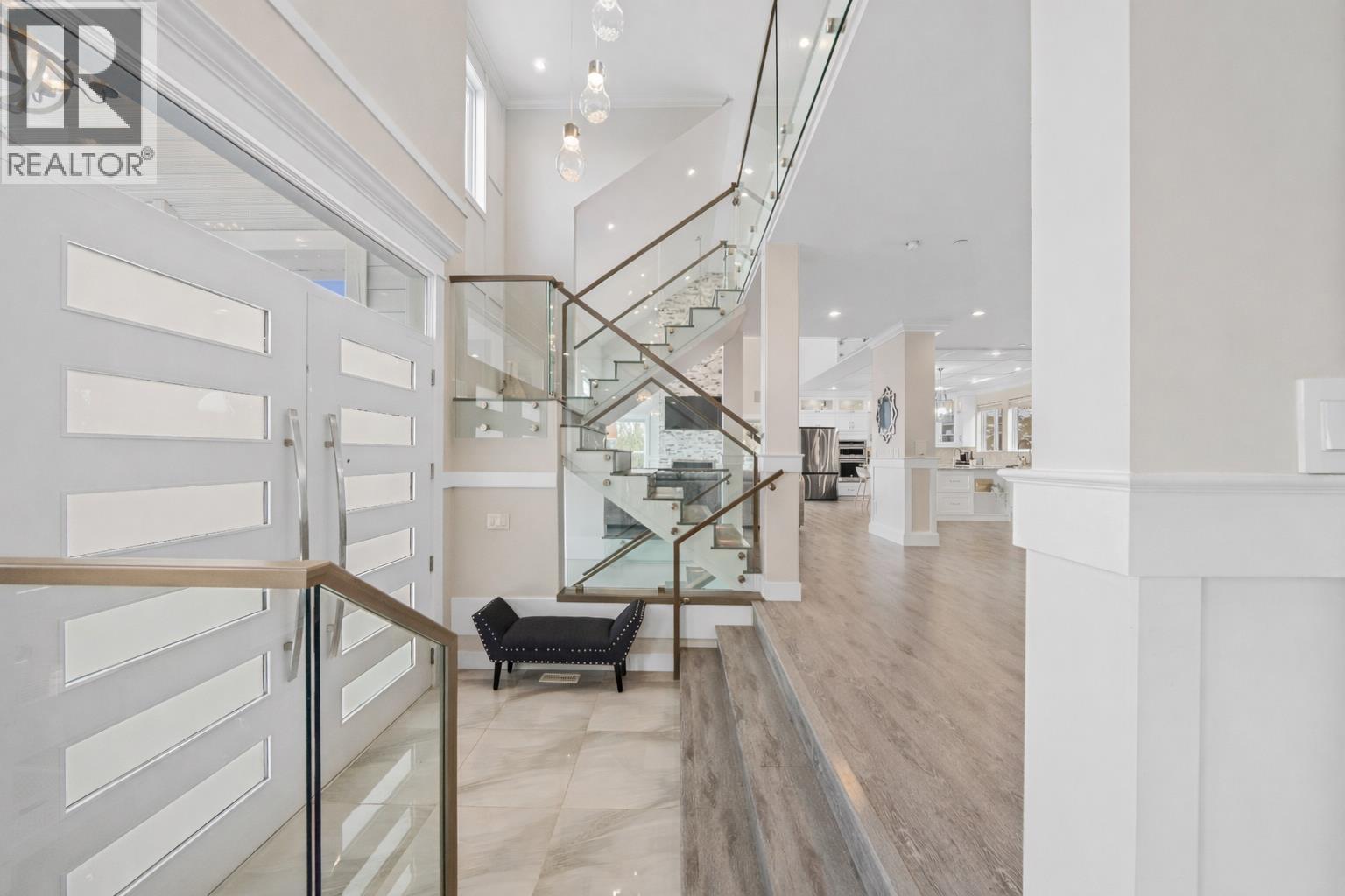 25540 Godwin Drive, Maple Ridge, British Columbia  V2W 1G9 - Photo 3 - R3091706