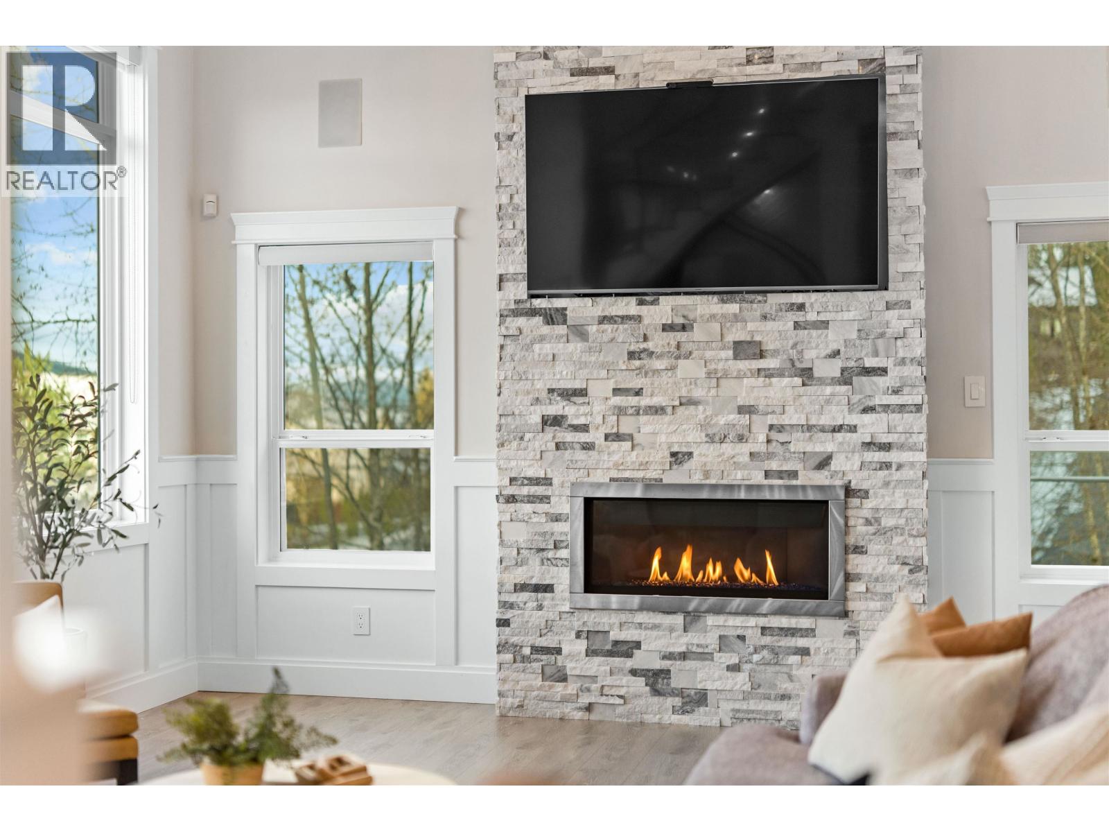 25540 Godwin Drive, Maple Ridge, British Columbia  V2W 1G9 - Photo 4 - R3091706