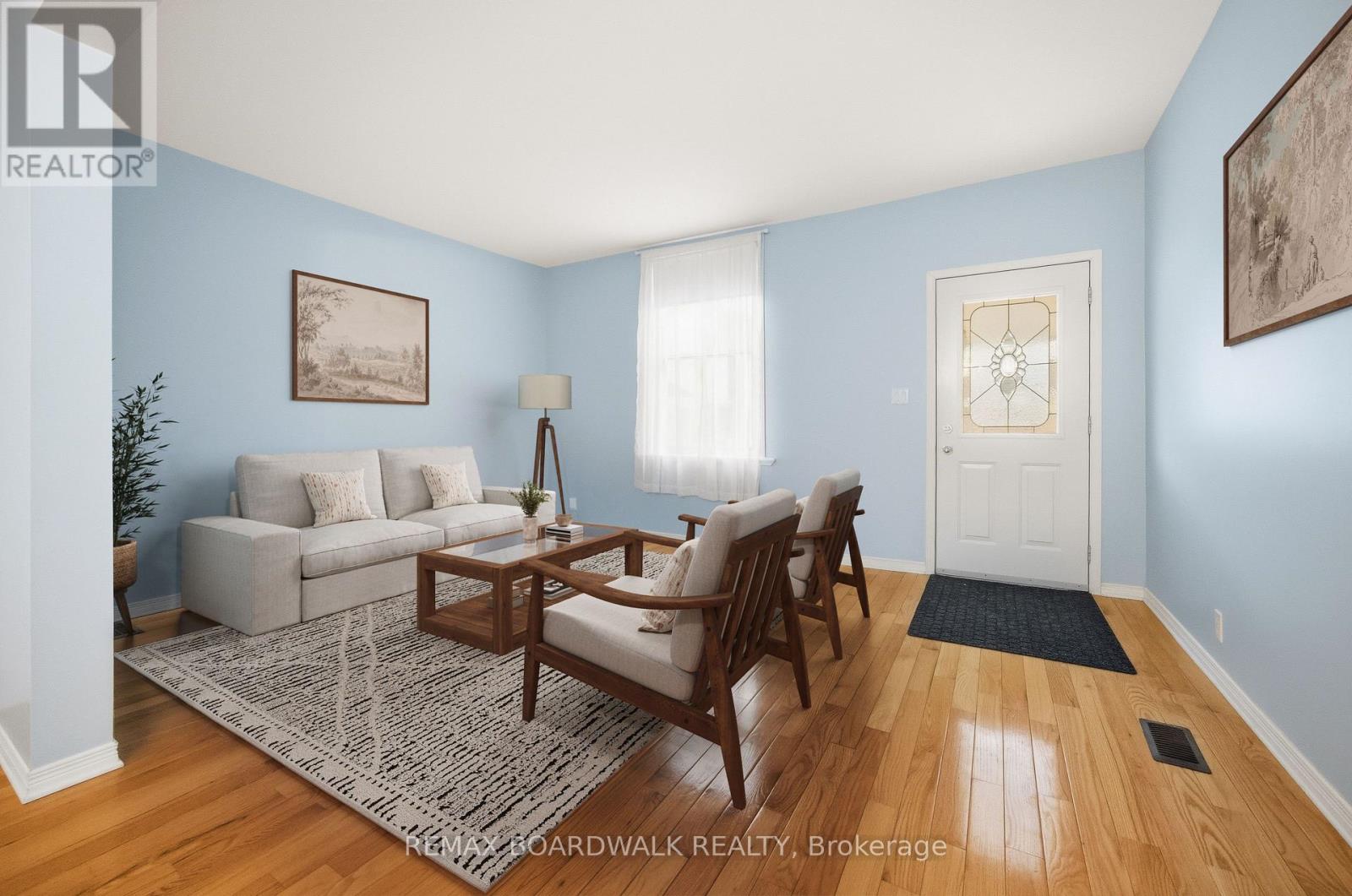 33-35 Victoria Street, Carleton Place, Ontario  K7C 2W2 - Photo 2 - X12935986