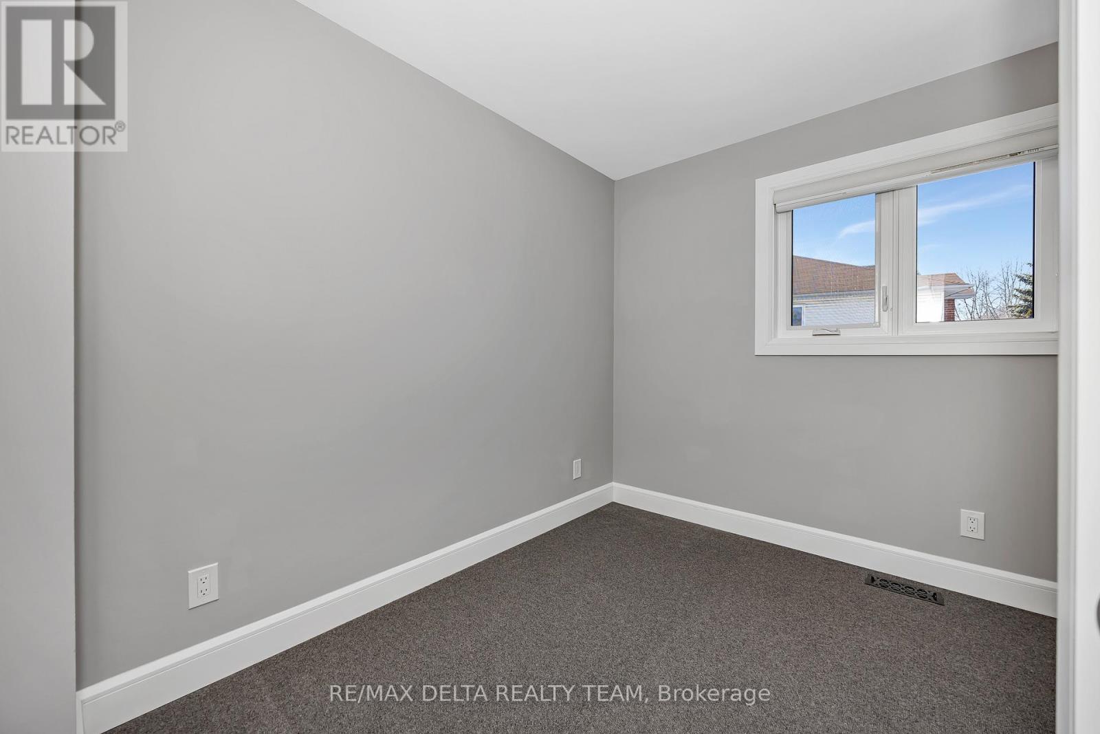 57 Blackdome Crescent, Ottawa, Ontario  K2T 1B1 - Photo 18 - X12935988